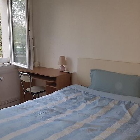 Une Chambre Privee Entre Paris Et Disneyland Noisy-le-Grand Ngoại thất bức ảnh